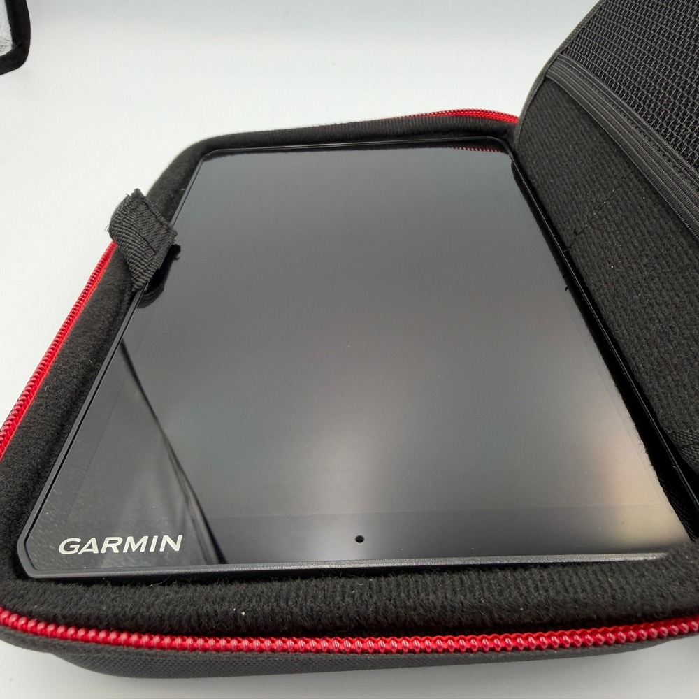 Garmin dezl OTR820 8 inch Truck Navigator GPS with BOVKE Hard Case and Mounts - Picture 5 of 16